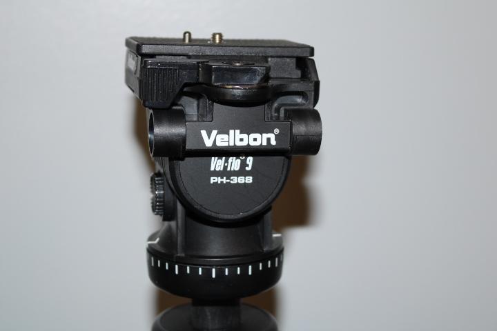 Velbon Vel-Flo 9 "PH-368" Camera Tripod w/Case