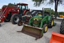 JD 970 TRACTOR W/ JD 80 LOADER (SERIAL # M00970A001209) (SHOWING APPX 174 HOURS, UP TO THE BUYER TO
