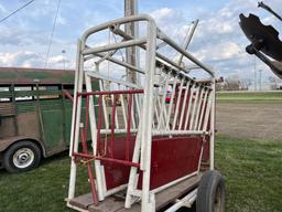 Myd-HNd Cattle Squeeze Chute on 2 Wheels