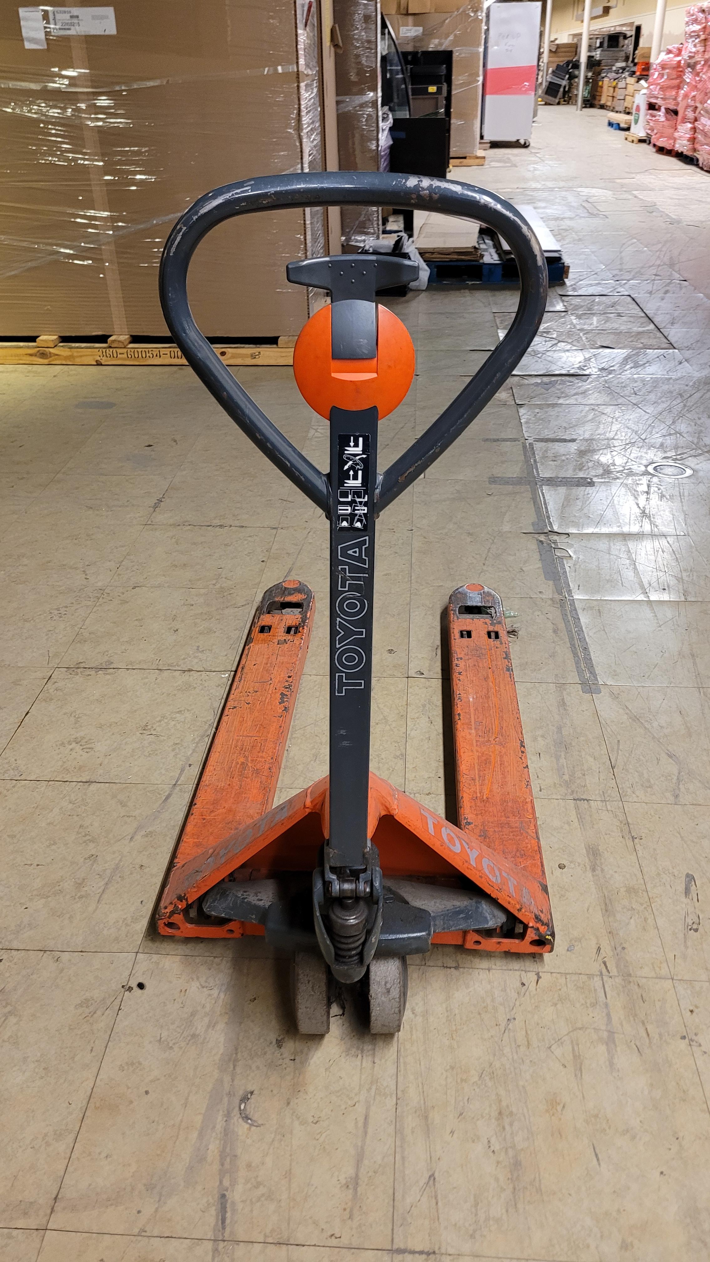 PALLET JACK MANUAL, FORK WHEELS NEED TO BE REPLACED