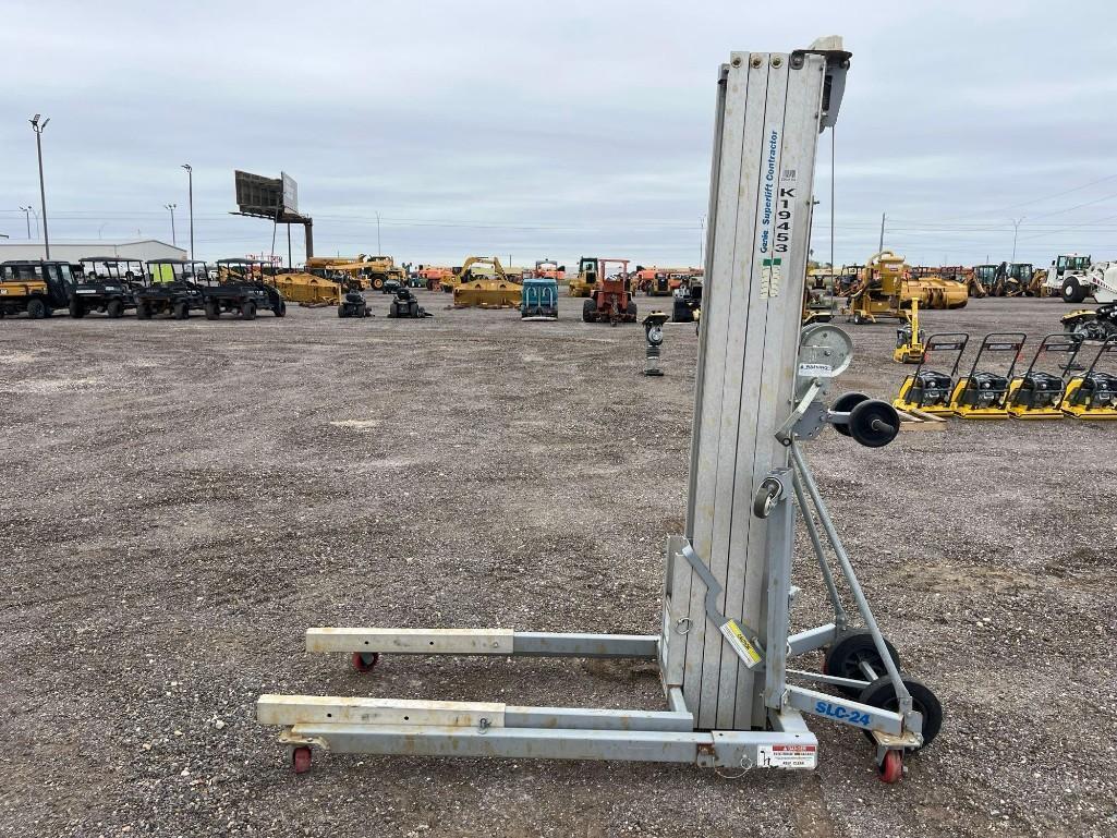 2019 Genie SLC24 Superlift Contractor 24 Foot Reach Material Lift