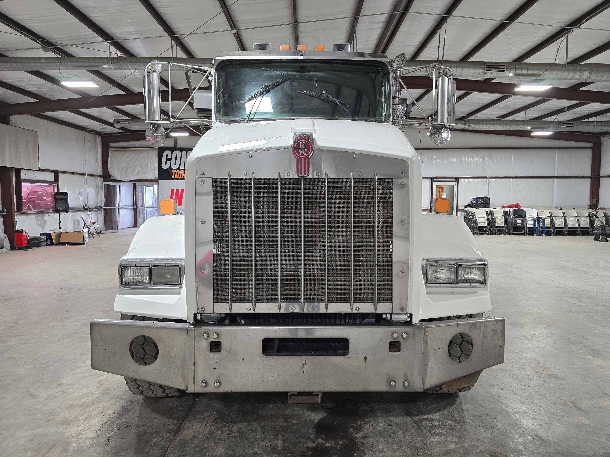 2001 Kenworth T800 Roll Off Truck Tractor
