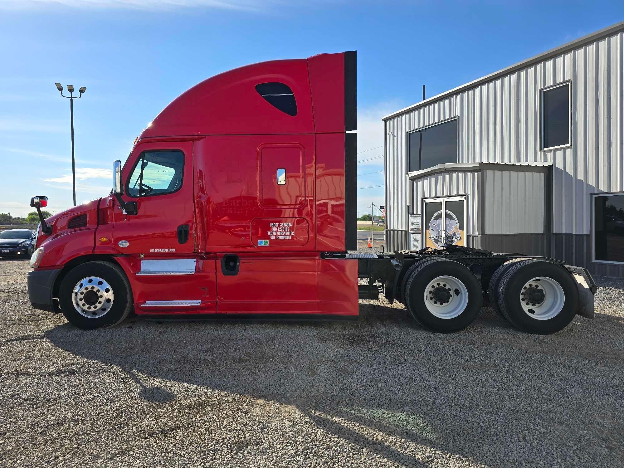 2016 Freightliner Cascadia 132 Sleeper Truck Tractor