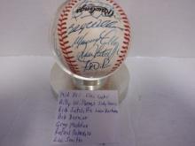 1980'S CHICAGO CUBS SIGNED BASEBALL. BILLY WILLIAMS, GREG MADDUX, L SMITH, R PALMEIRO & OTHERS