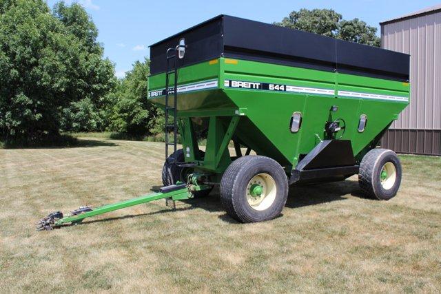 BRENT 644 GRAVITY WAGON, EXT HITCH, LIGHT PACKAGE
