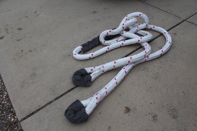 NEW 2.25" X 30' TOW ROPE