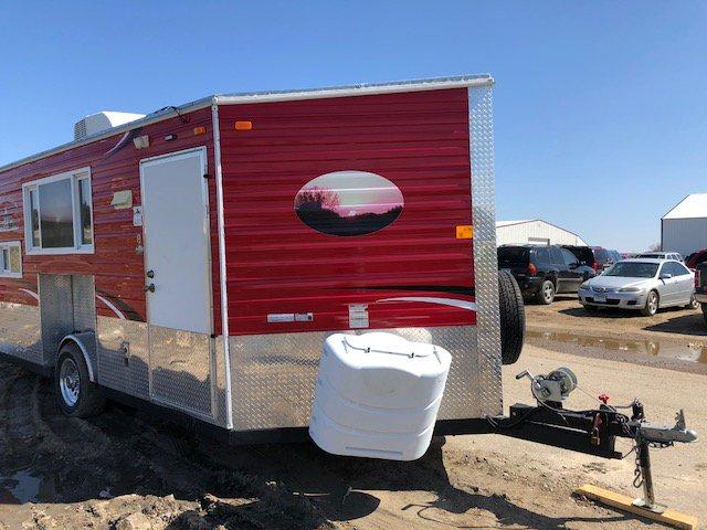 *** 2016 AMERICAN SURPLUS 8' X 16'V ICE CASTLE SINGLE AXLE CRANK UP AND DOWN FRAME FISH HOUSE,