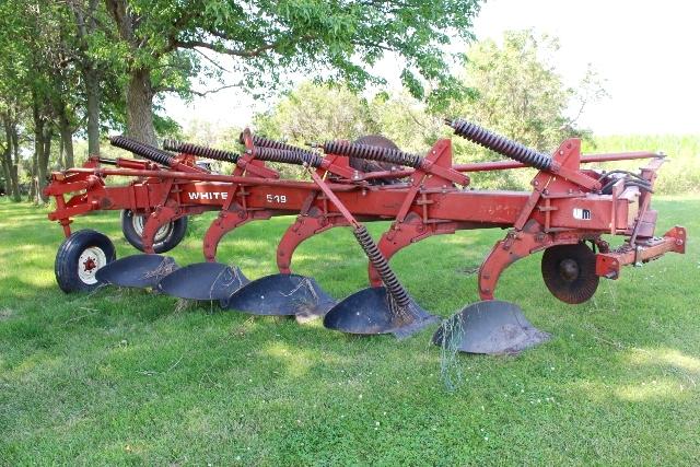 WHITE 549 5-18" SEMI INT PLOW, AR, (2) COULTERS,