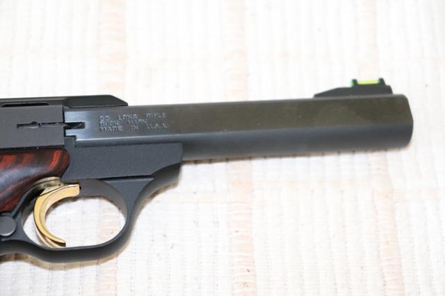 BROWNING 22 LONG RIFLE PISTOL, GOLD TRIGGER, CLIP,
