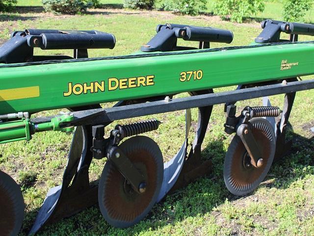 John Deere 3710 Plow, 8 Bottom Variable Width, Coulters, AR
