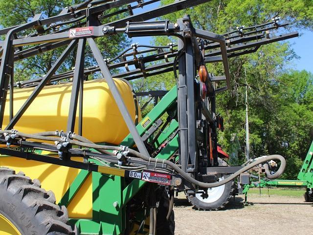 Redball 670 PT Sprayer, 1200 Gal Poly Tank, 80' Booms, 4 Sections, 3-Way Nozzles