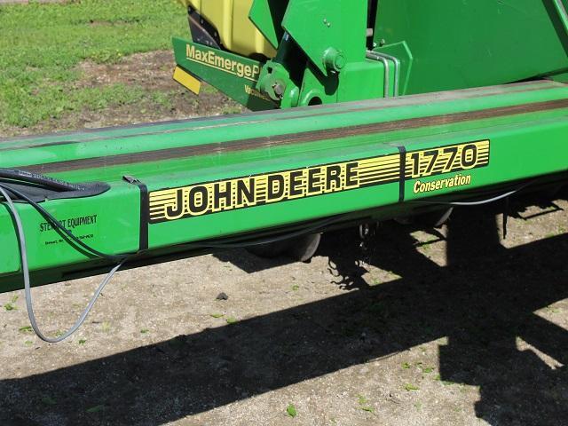 John Deere 1770 MaxEmerge Plus Front Fold Vacuum Planter, 24R30", 3BU Poly Boxes, 500 Gal Fert Tank