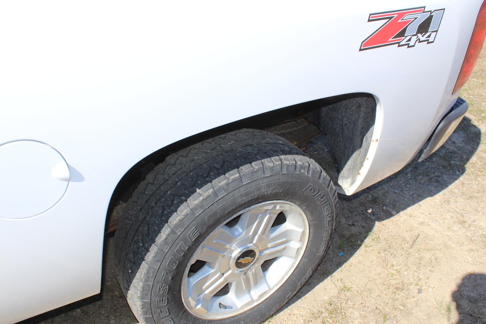 2011 Chevrolet Silverado LTZ, Auto 4x4, 5.3L Flexfuel, 5'8" Box, Dual Zone Climate Control,