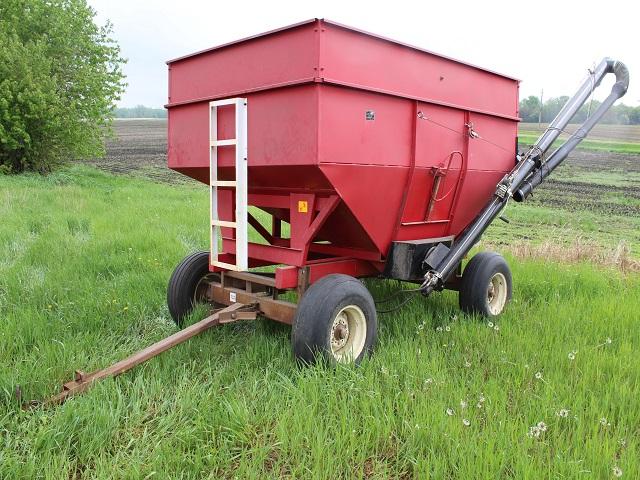 J&M Gravity Box Model 250-7, on Harms Bros 10 Ton Gear, with Auger Mate E-Z