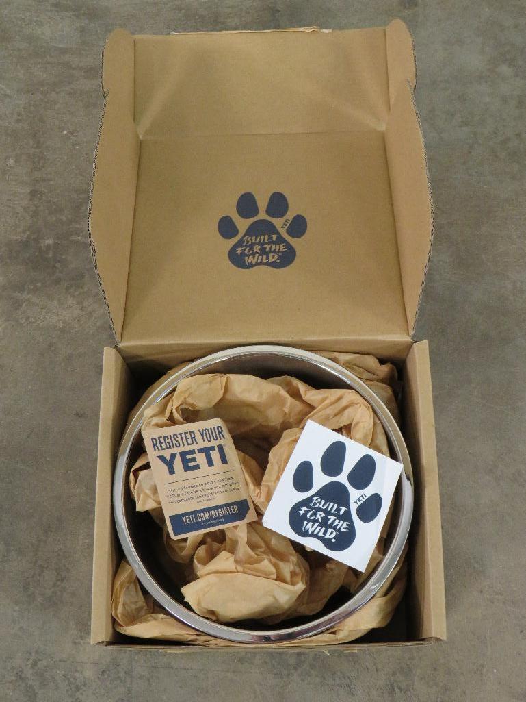 Brand New In Box Yeti Chrome Large Dog Bowl