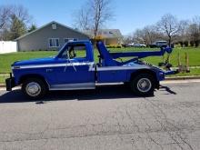 1983 Ford F350 Tow Truck