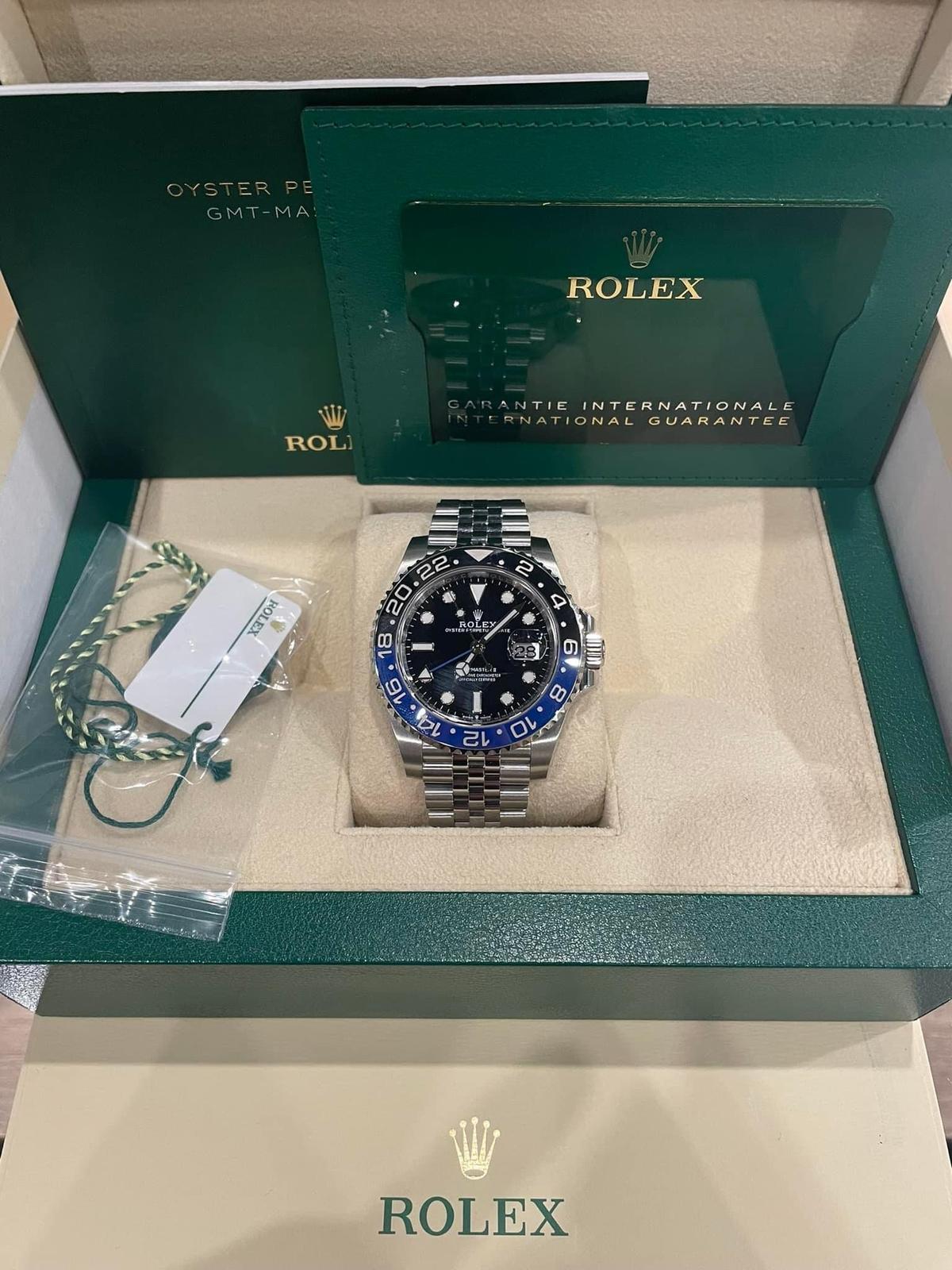 USED GMT MASTER II 40MM 'BATMAN' ROLEX JUBILEE COMES WITH BOX AND PAPERS IN LIKE NEW CONDITION