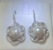 Handmade Piece by Designer Mischelle 18k White Gold Diamond Earrings