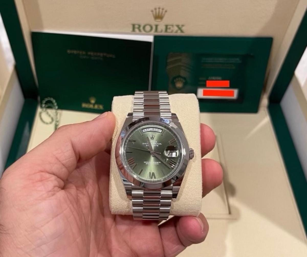 New Platinum 40mm DayDate 'Green Dial' Rolex comes with Box & Papers
