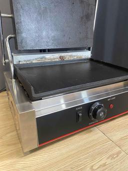 Commercial Panini Press With Grooved Grill Maker