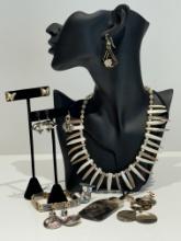 Beautifully Designed Women's Detailed Fashion Jewelry