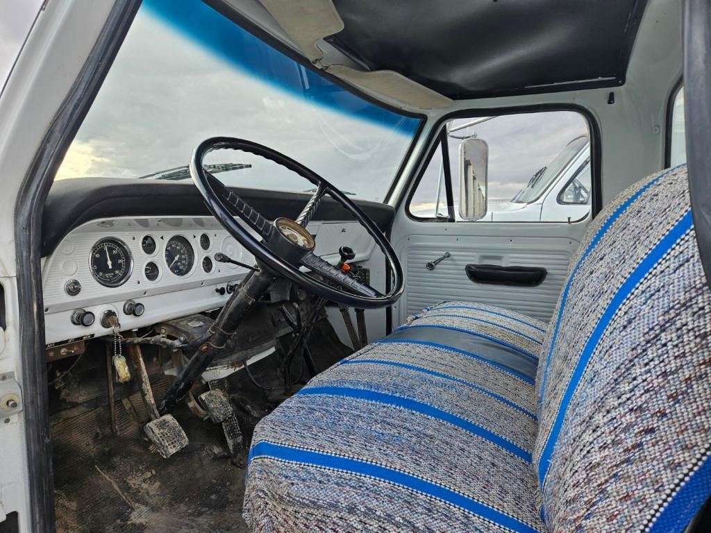 1970 Ford F600 6 Wheel Truck