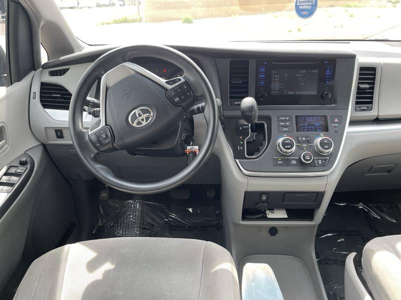 2015 Toyota Sienna L 4 Door Mini Van