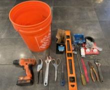 LOT OF TOOLS / HARDWARE ITEMS