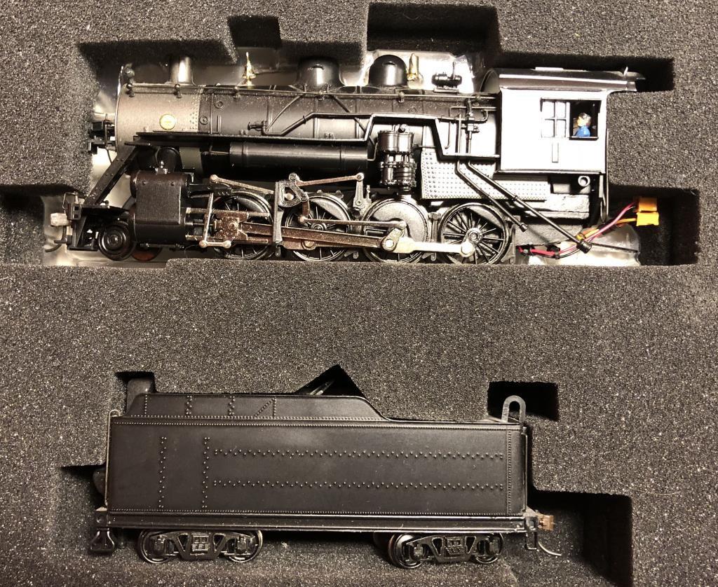 HO Scale Bachmann Spectrum Steam Engine & Coal Car