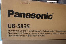 Panasonic UB-5835 Panaboard - S