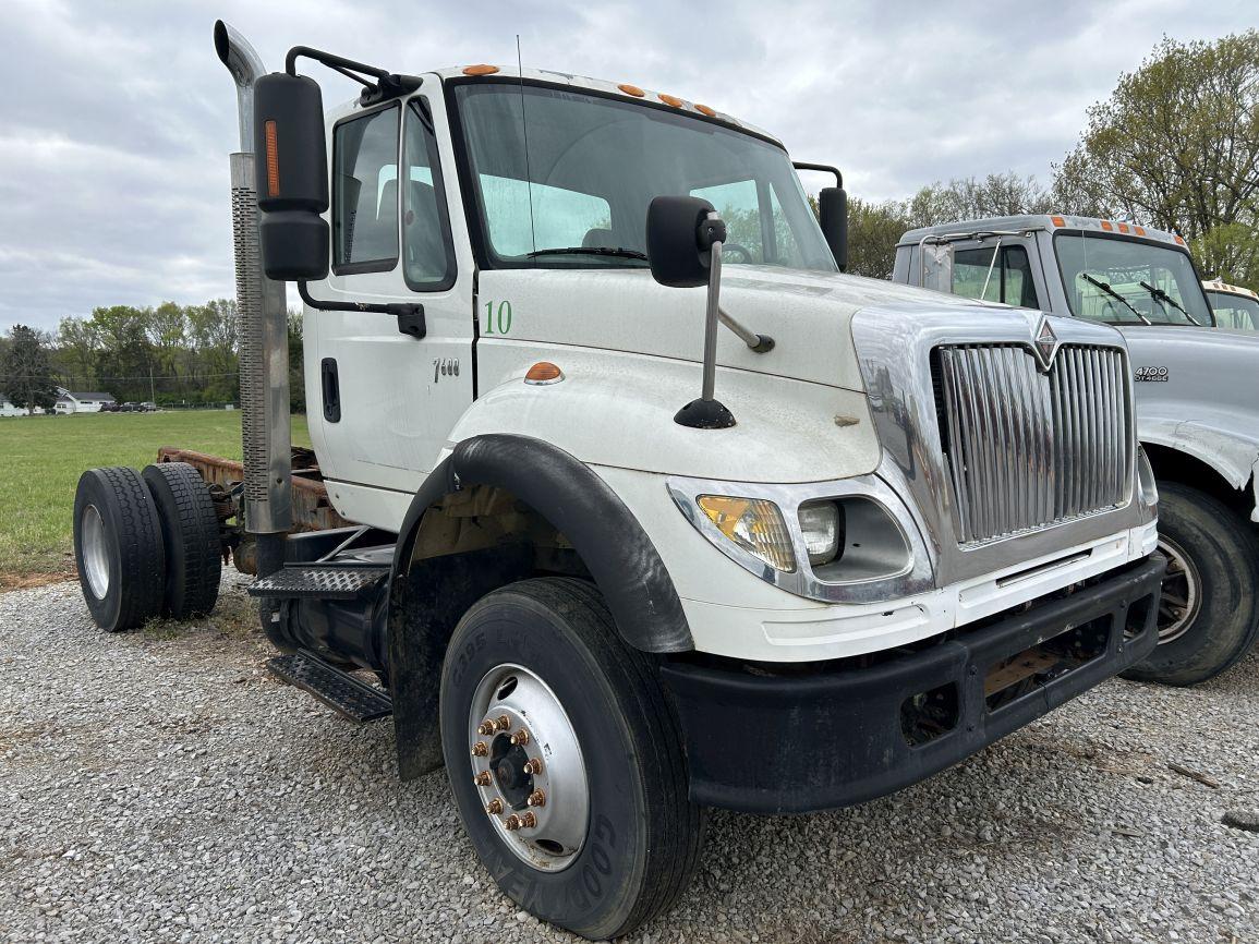 (INOP) 2006 INTERNATIONAL 7600 S/A Cab & Chassis