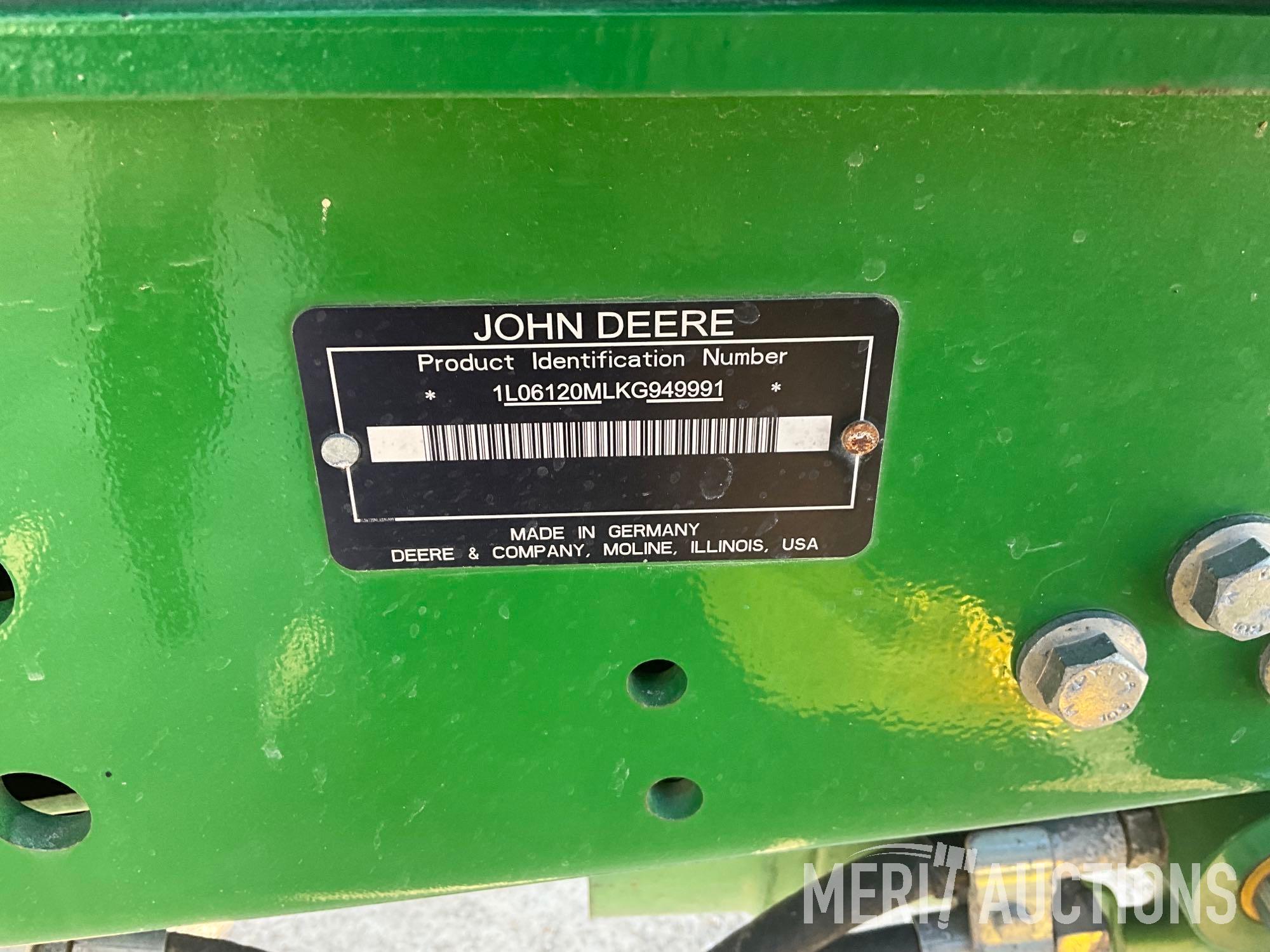2019 John Deere 6120M