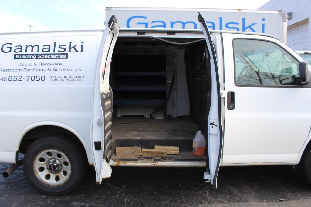 2013 GMC Savana Stabilitrak Van