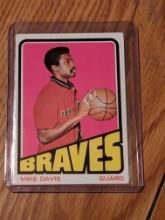 1972 Topps #39 Mike Davis Buffalo Braves NBA Vintage Basketball Card