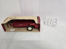 Ertl 1/16 scale IH spreader in box good condition stock number 170