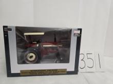 Speccast IH 544 gas narrow front with rops & canopy 1/16 scale #zj1482 box is good