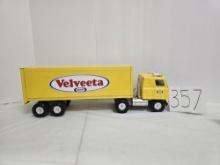 Ertl IH truck metal featuring Velveeta Kraft missing landing gear no box