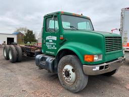 1995 INTERNATIONAL 4900 TANDEM AXLE CAB & CHASSIS