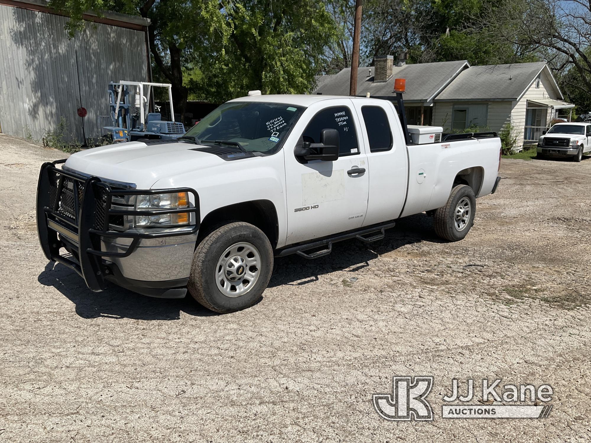 (San Antonio, TX) 2013 Chevrolet Silverado 3500HD Extended-Cab Pickup Truck Runs & Moves) (Jump to S