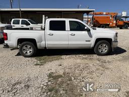 (San Antonio, TX) 2018 Chevrolet Silverado 1500 Crew-Cab Pickup Truck Runs & Moves) (Jump to Start)