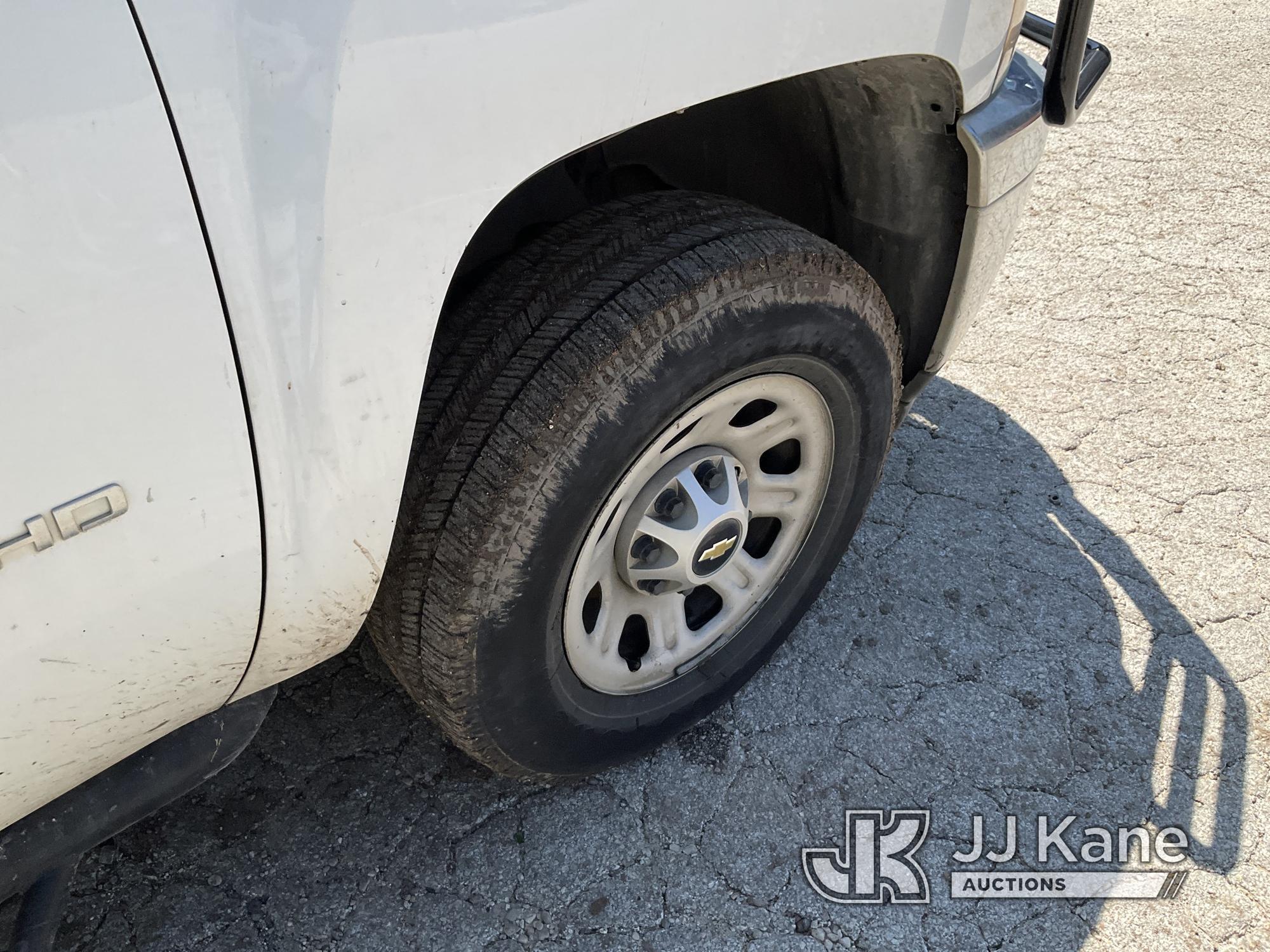 (San Antonio, TX) 2013 Chevrolet Silverado 3500HD Extended-Cab Pickup Truck Runs & Moves) (Jump to S