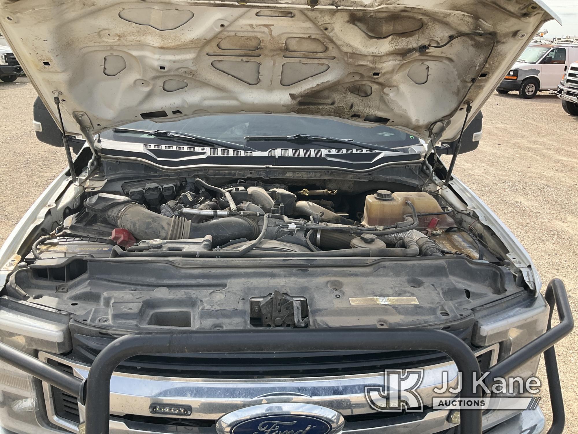 (Waxahachie, TX) 2018 Ford F250 4x4 Crew-Cab Pickup Truck Runs & Moves) (Body Damage,