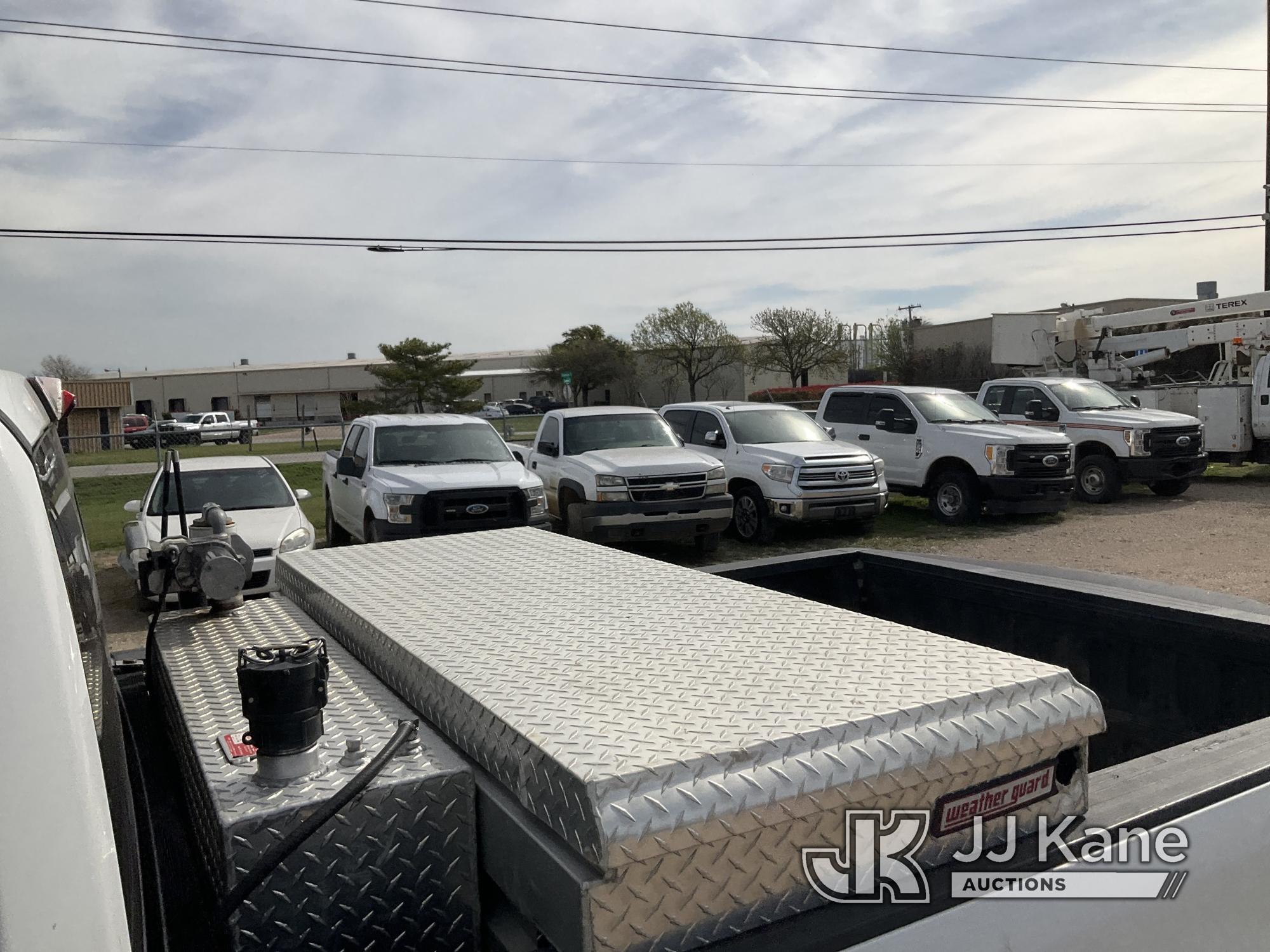 (Waxahachie, TX) 2018 Ford F250 4x4 Crew-Cab Pickup Truck Runs & Moves) (Body Damage,