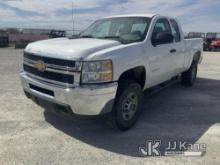 2013 Chevrolet Silverado 2500HD 4x4 Extended-Cab Pickup Truck Runs & Moves)  (Jump To Start, Paint D