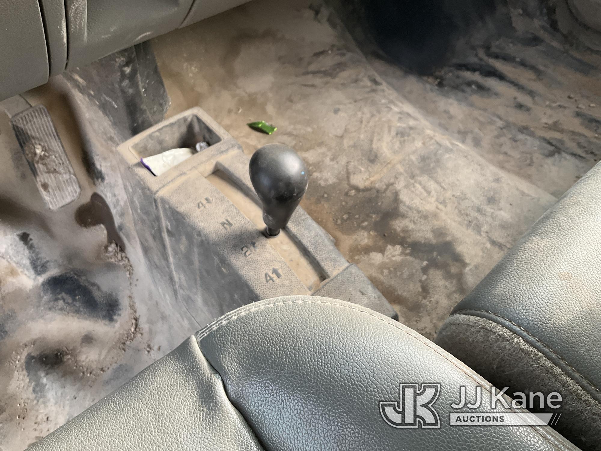 (San Antonio, TX) 2013 Chevrolet Silverado 3500HD 4x4 Crew-Cab Flatbed Truck Runs & Moves) (Dead Bat