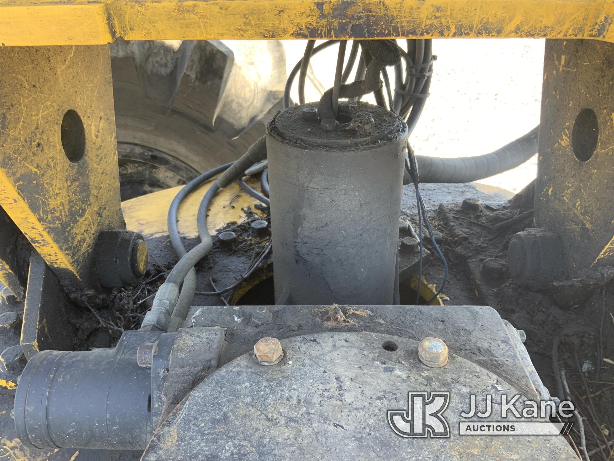 (Hawk Point, MO) 2010 Jarraff 4 Wheel Drive Articulating Rubber Tired Tree Saw Runs, Moves, Operates