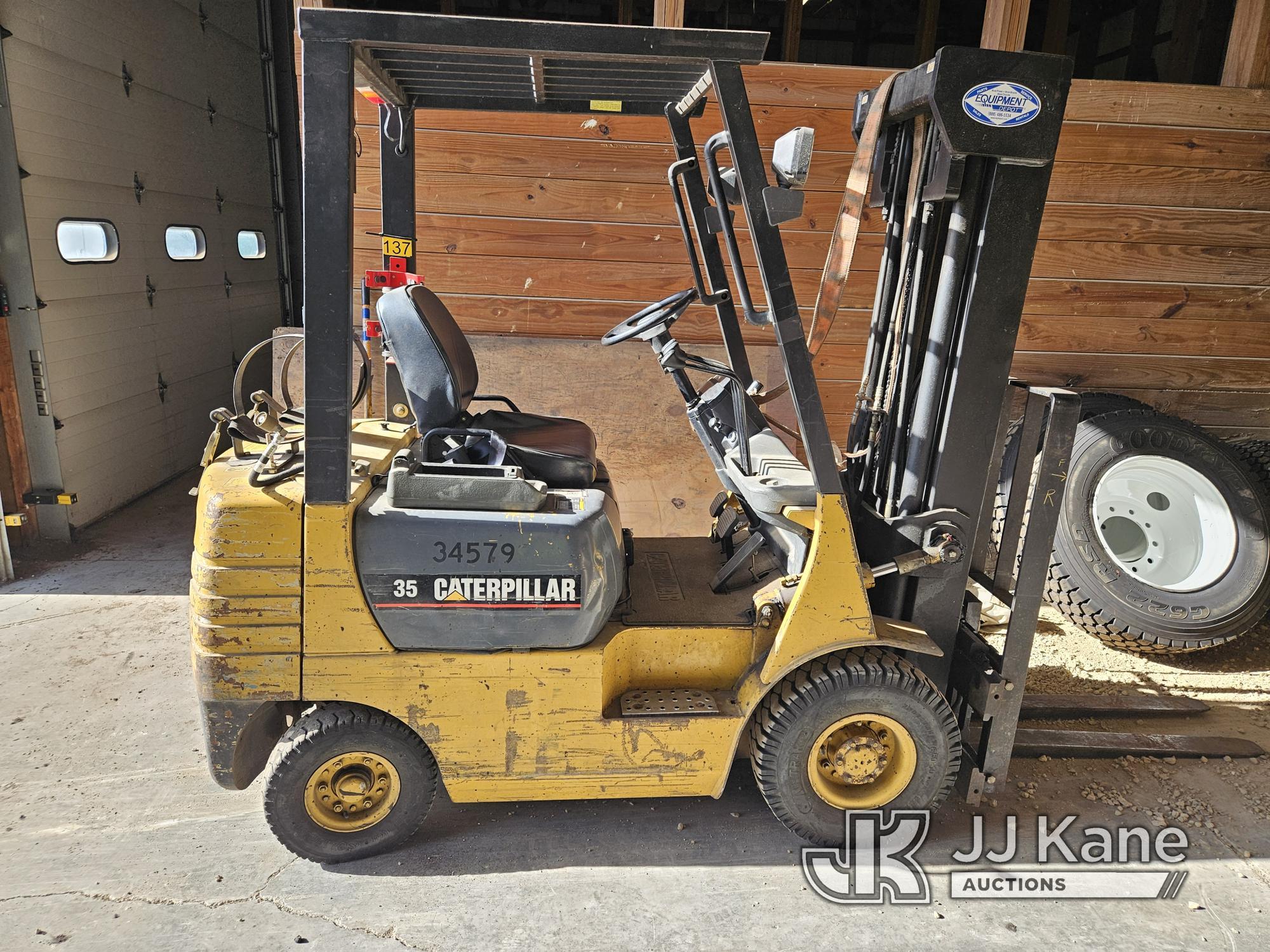 (Portage, WI) 1994 Caterpillar GP18 Pneumatic Tired Forklift Seller States: Not Running, Condition U