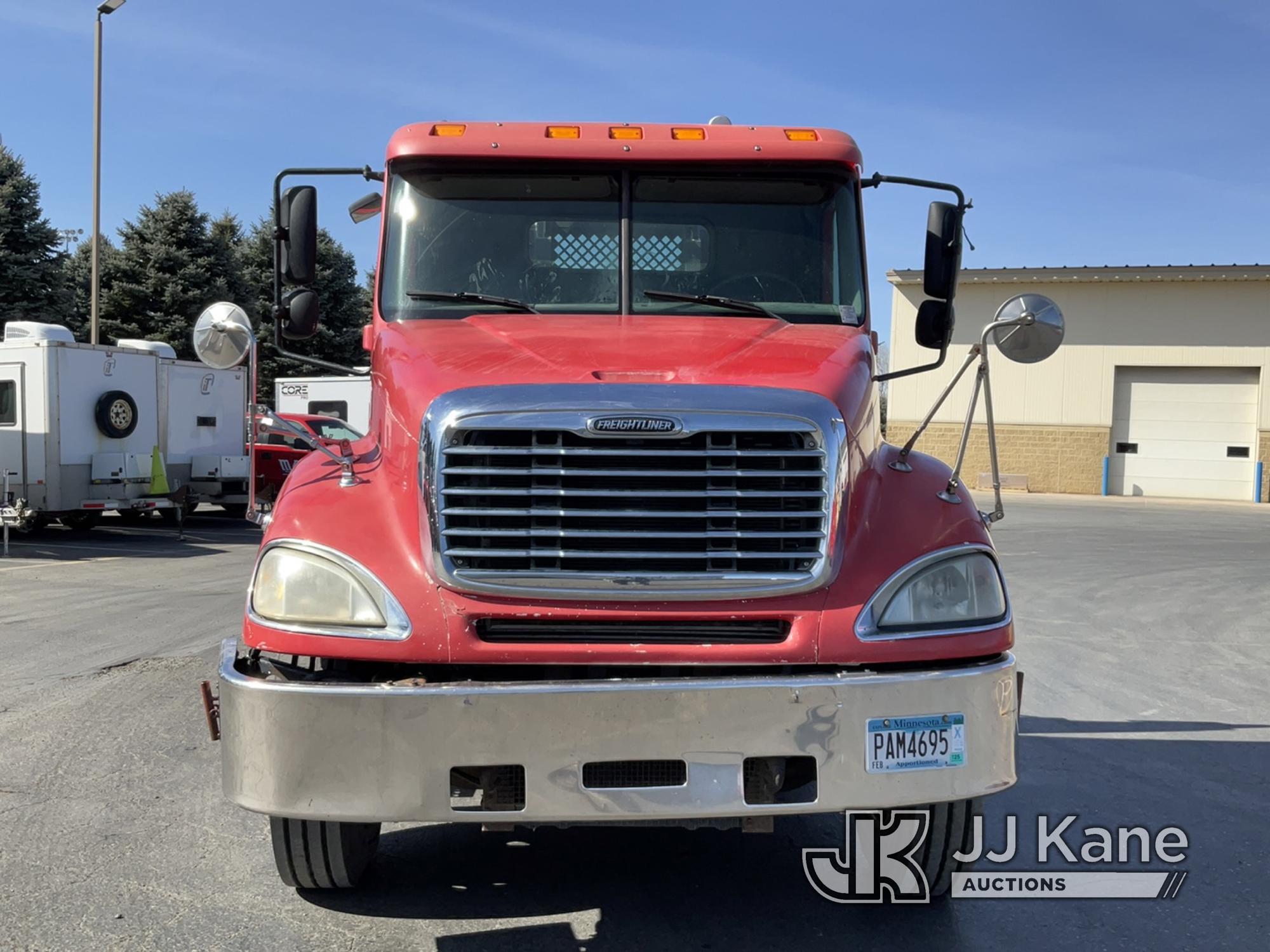 (Maple Lake, MN) 2006 Freightliner Columbia 120 T/A Truck Tractor, PRIOR SALVAGE TITLE Runs and Move