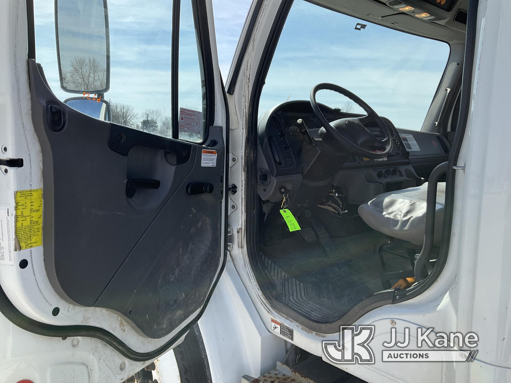 (Hawk Point, MO) Altec A55E-OC, Material Handling Bucket rear mounted on 2016 Freightliner M2106 Uti