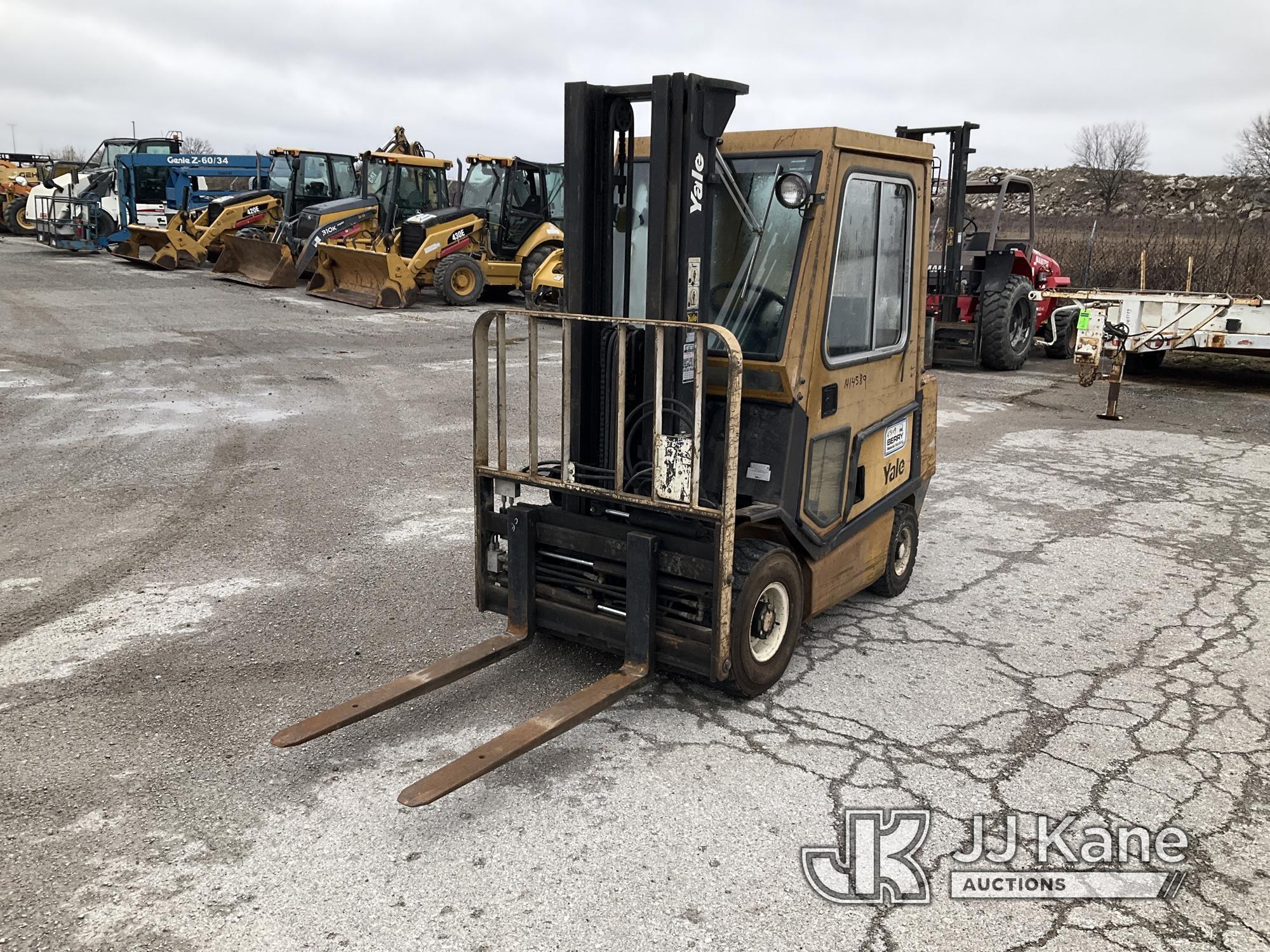 (Kansas City, MO) Yale Forklift Runs, Moves, & Operates) (Has A Bad Valve, Sells W/ Out The Propane